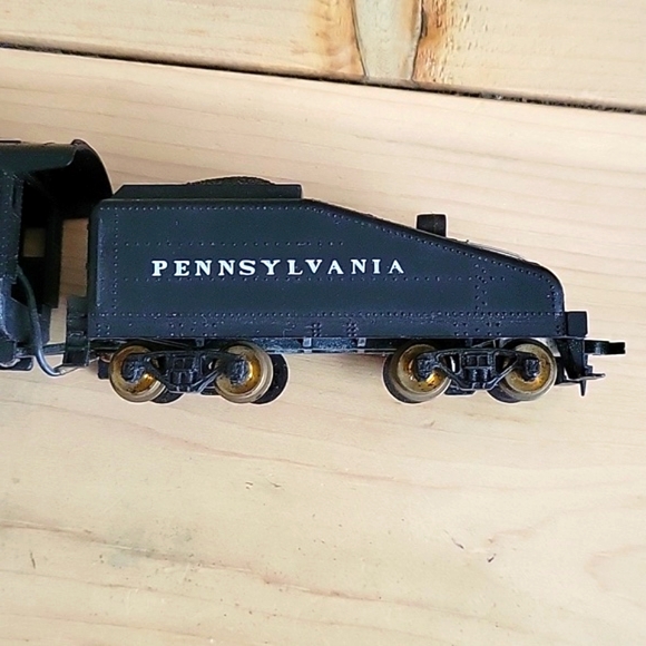 Vintage HO Scale Pennsylvania Steam Switcher and Coal Tendor - Picture 4 of 11